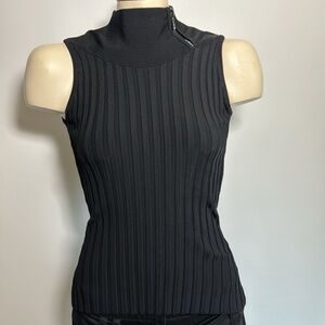 Cache stretchy top with neck zipper design